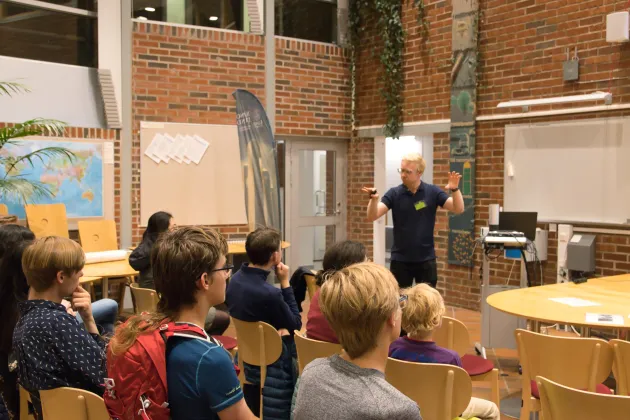 Picture of a man giving a lecture