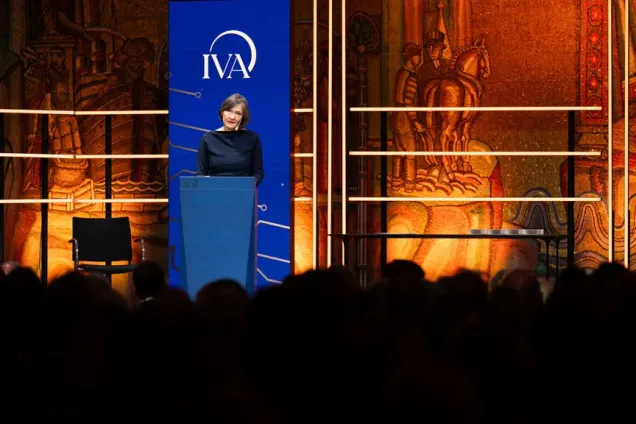 Photo of a woman presenting.