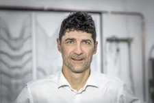 Portrait of professor and entrepreneur Heiner Linke 
